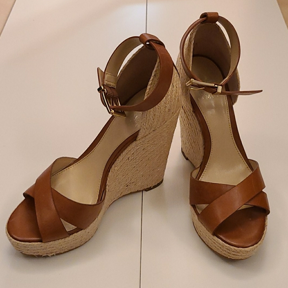 Open toe wedge sandal